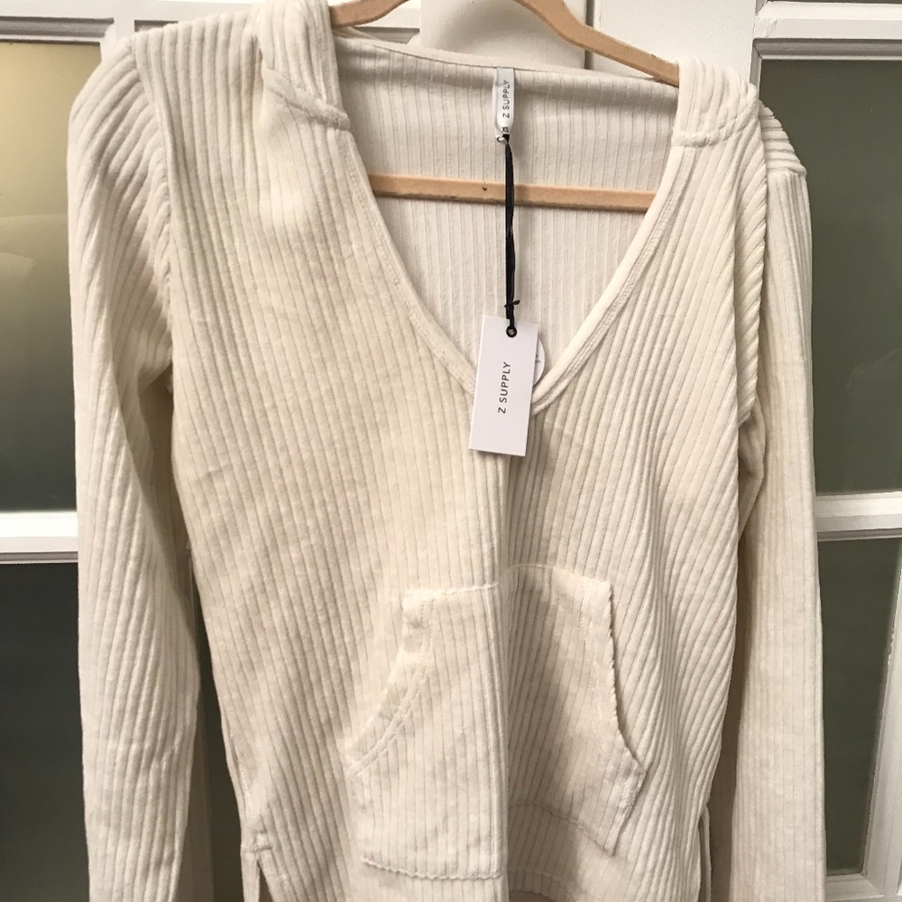WHITE V NECK CURDUROY PULLOVER
